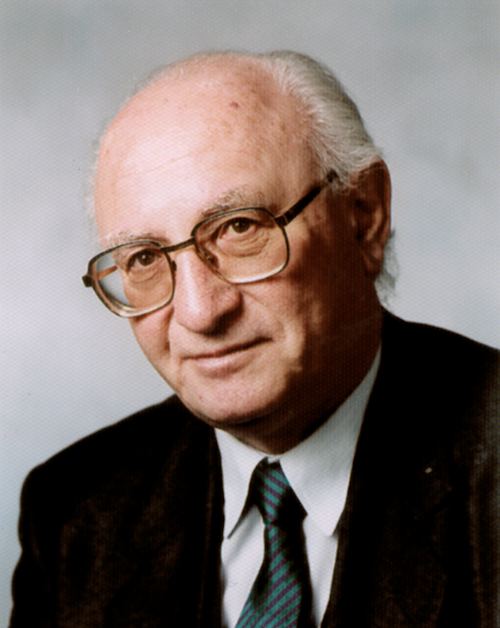 Neben der Familie Schneider beteiligte sich jetzt auch Heinrich Manderman (1922-2002) am Unternehmen. 1982 muss Schneider Insolvenz anmelden und in der ... - Heinrich_Mandermann_500
