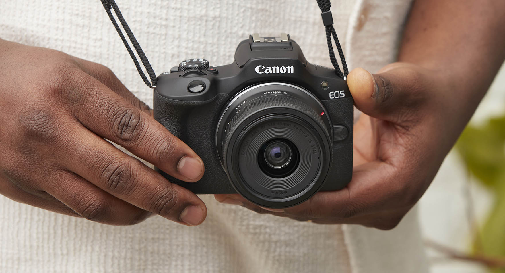 Canon EOS R100 kleine, günstige Systemkamera Fotonews fotointern.ch für - Einsteiger – Tagesaktuelle
